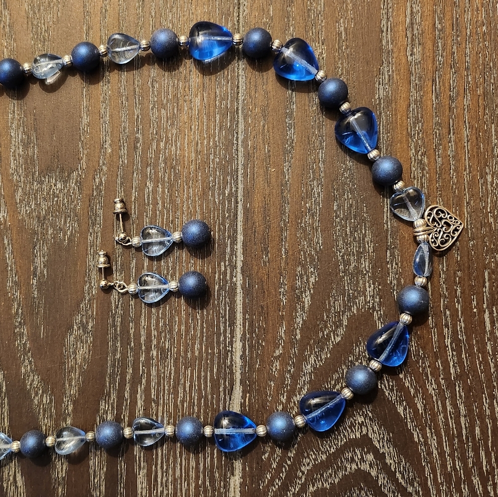 21" Navy/royal heart bead necklace with heart scroll pendant and earrings
